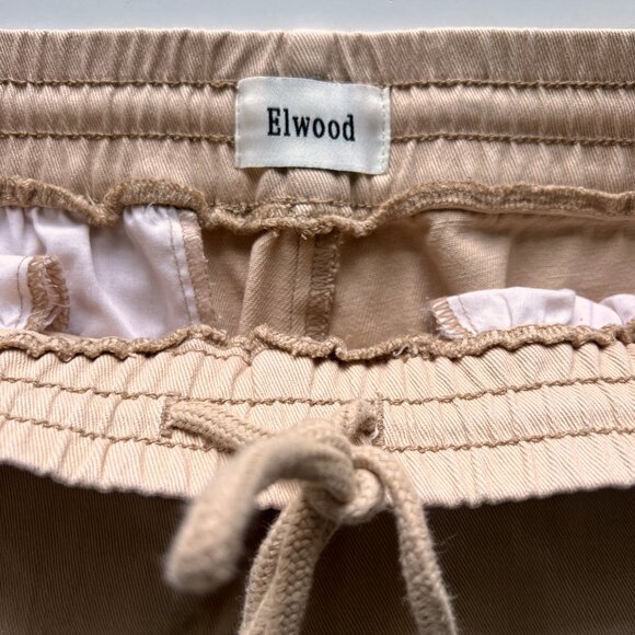 Elwood Traveler Crop Pant in Vintage Sand  - Picture 3 of 4